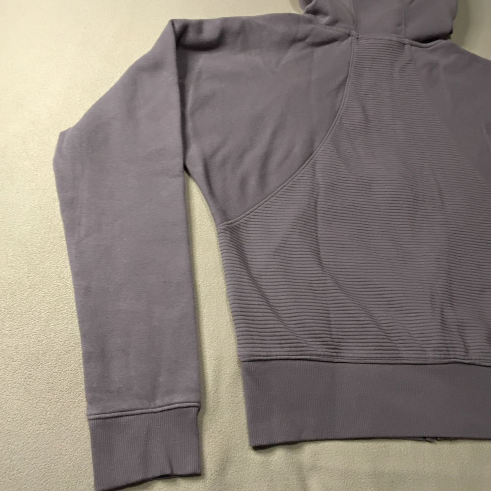 Under Armour Womens Zip-Up Hoodie Sweatshirt Sz S Purple. - Picture 9 of 13